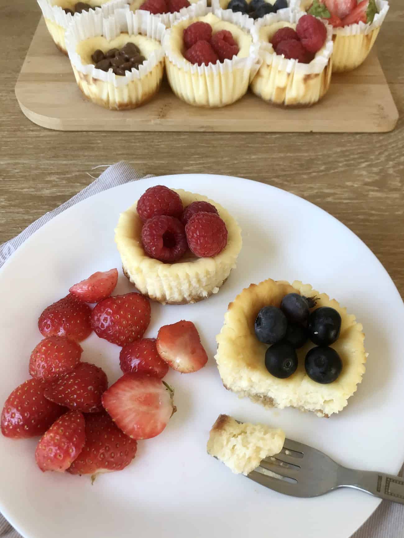 mini keto cheesecakes bites