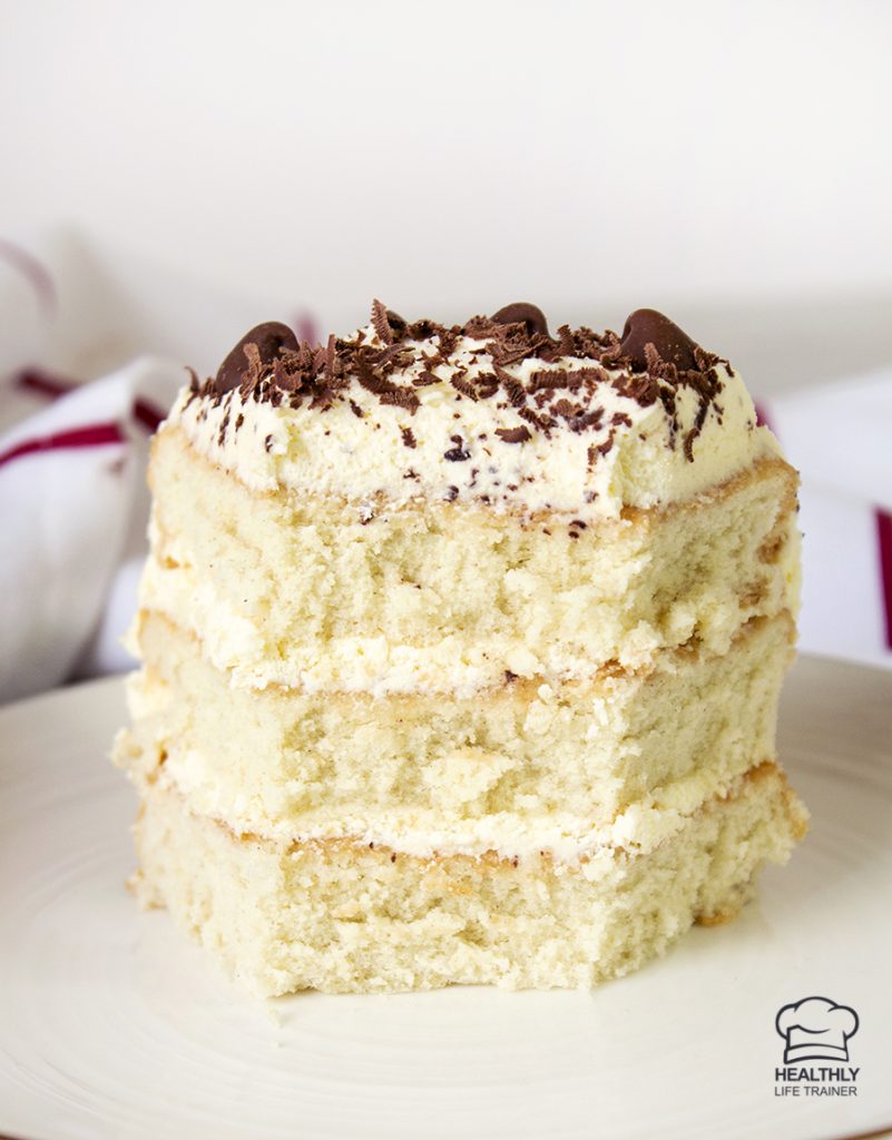 close shot to the vanilla cake
