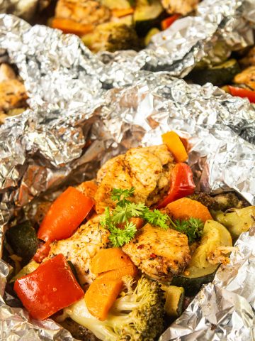 Foil-Pack-Cajun-Chicken-And-Veggie-Dinner