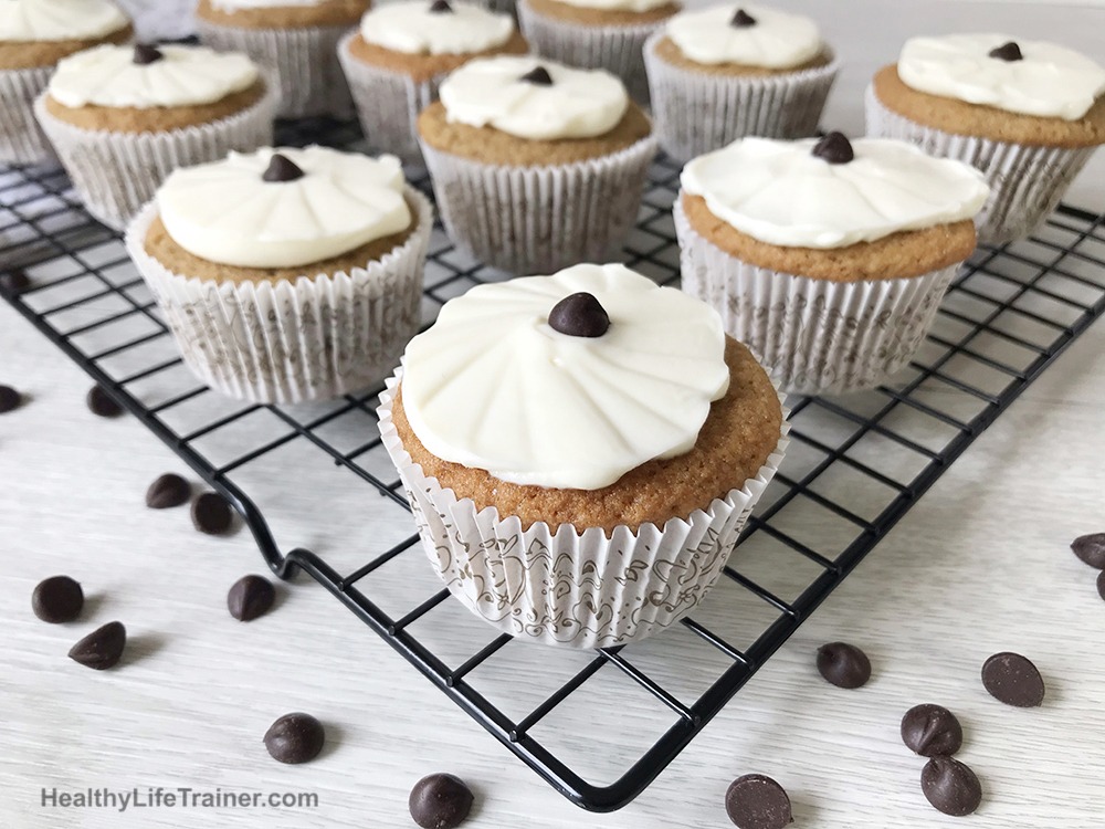 These low-carb keto coffee cupcakes are the best breakfast for a busy morning