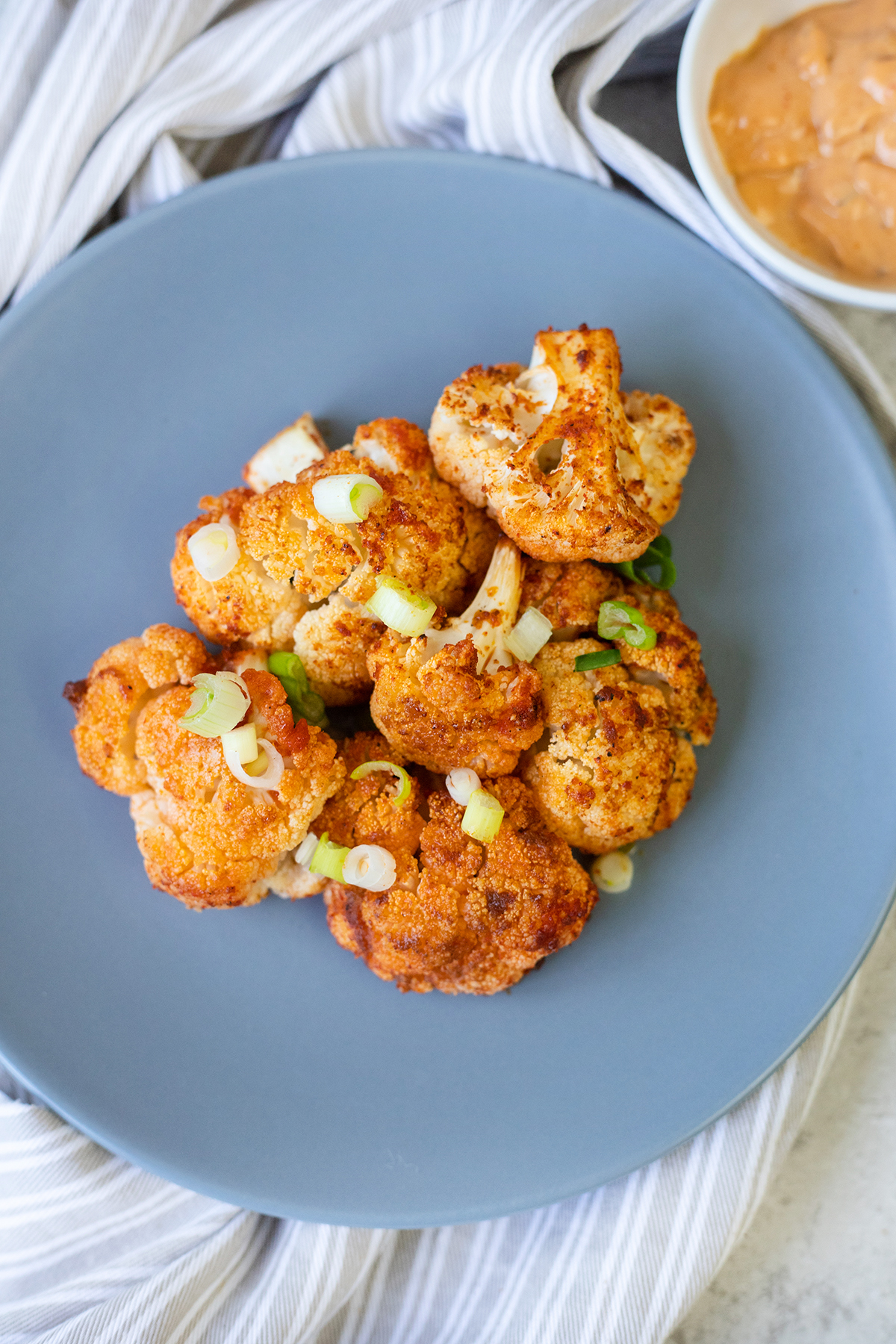 This chilli roasted cauliflower is a delicious and easy side dish 