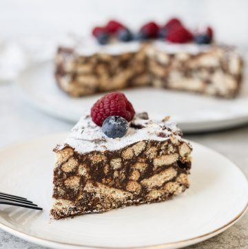 Lazy Cake - No-bake chocolate biscuit cake
