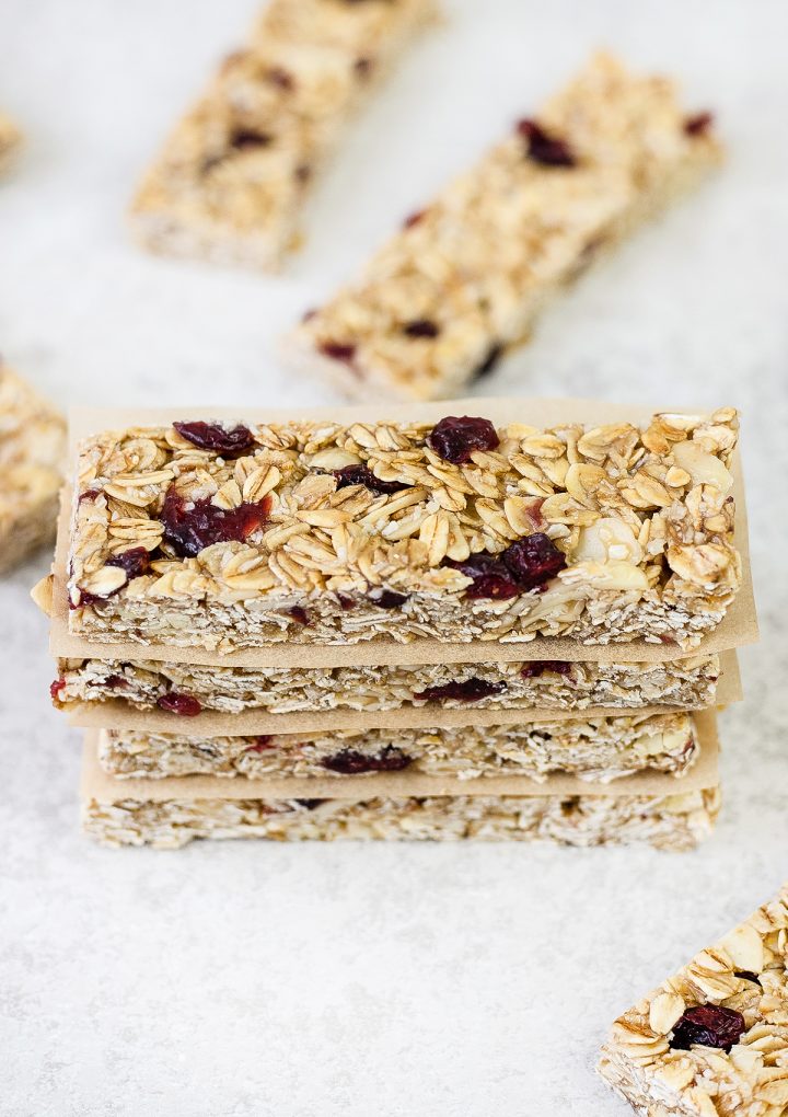 Homemade Oat and Honey Granola Bar Recipe (Easy & Chewy)