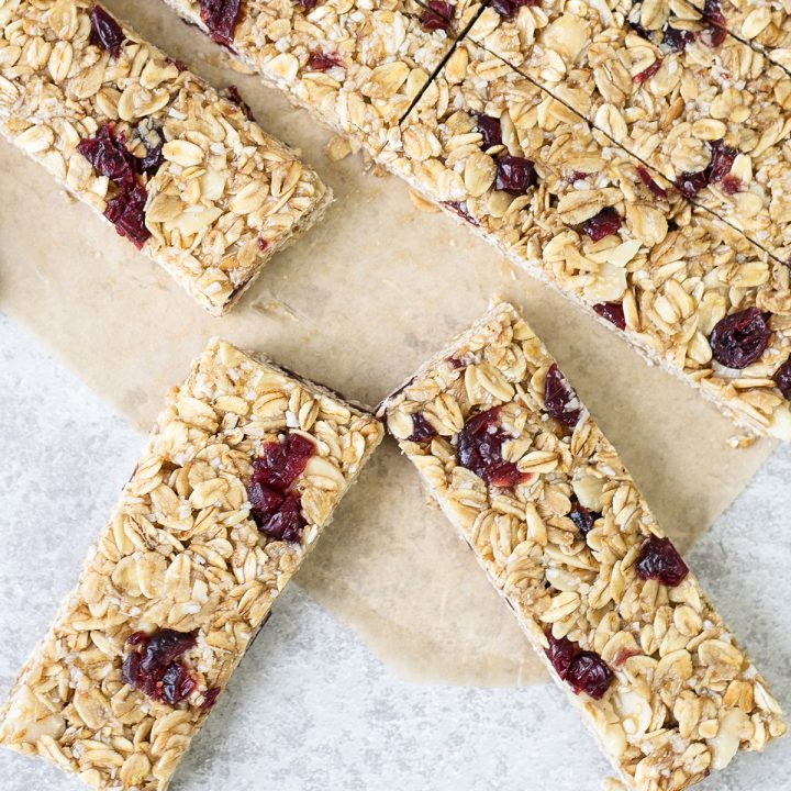 Homemade Oat and Honey Granola Bar Recipe (Easy & Chewy)