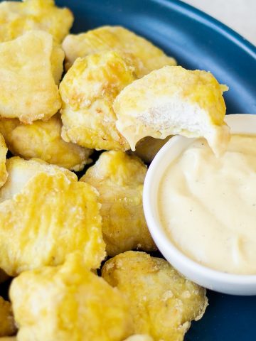 Chicken Poppers With Creamy Sauce