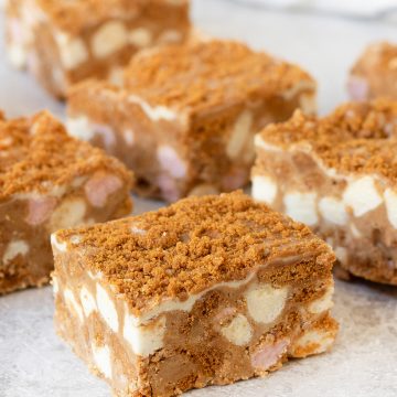 Biscoff Rocky Road is a delicious, easy, and no-bake dessert
