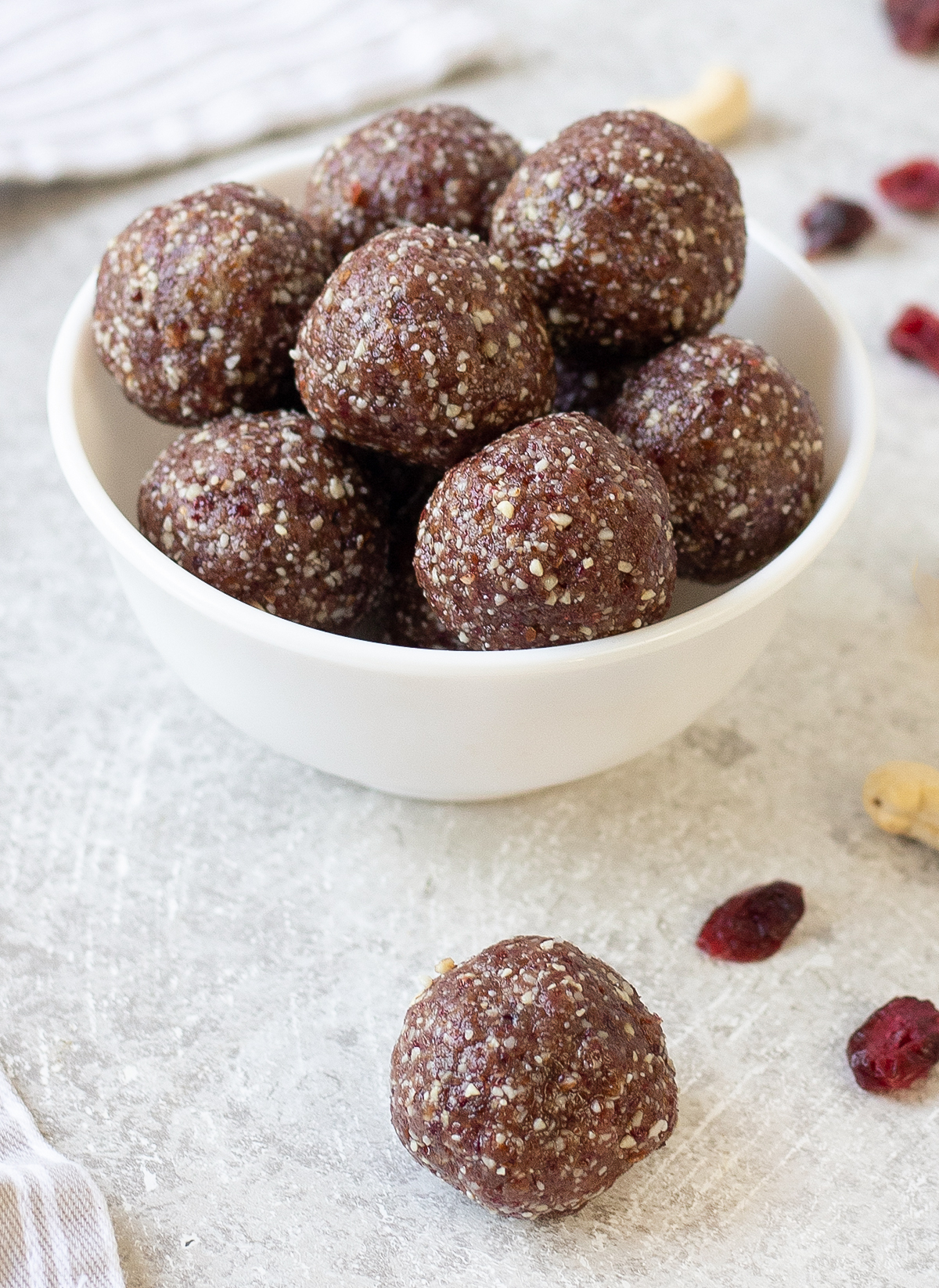 Nut and Date Energy Balls