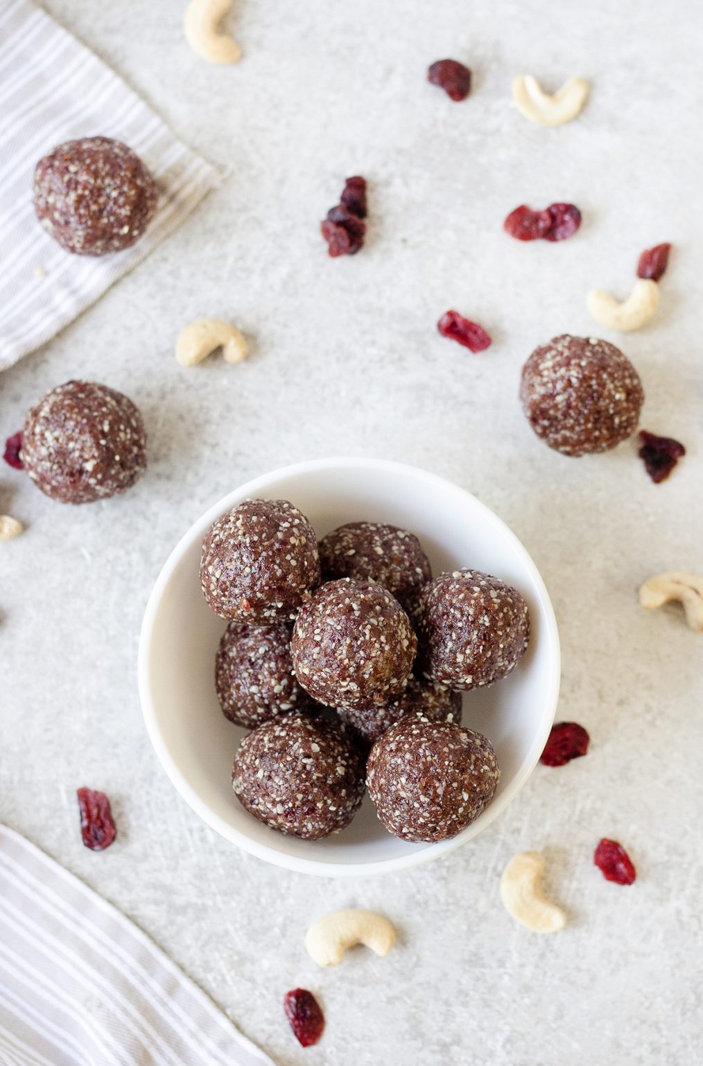 Nut and Date Energy Balls Healthy Life Trainer