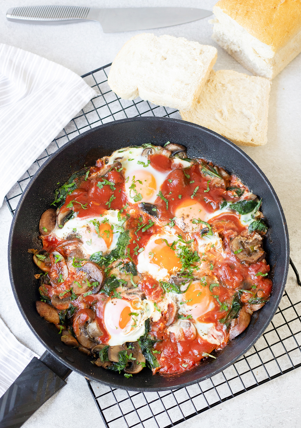 Spinach, Mushroom And Egg Breakfast Skillet