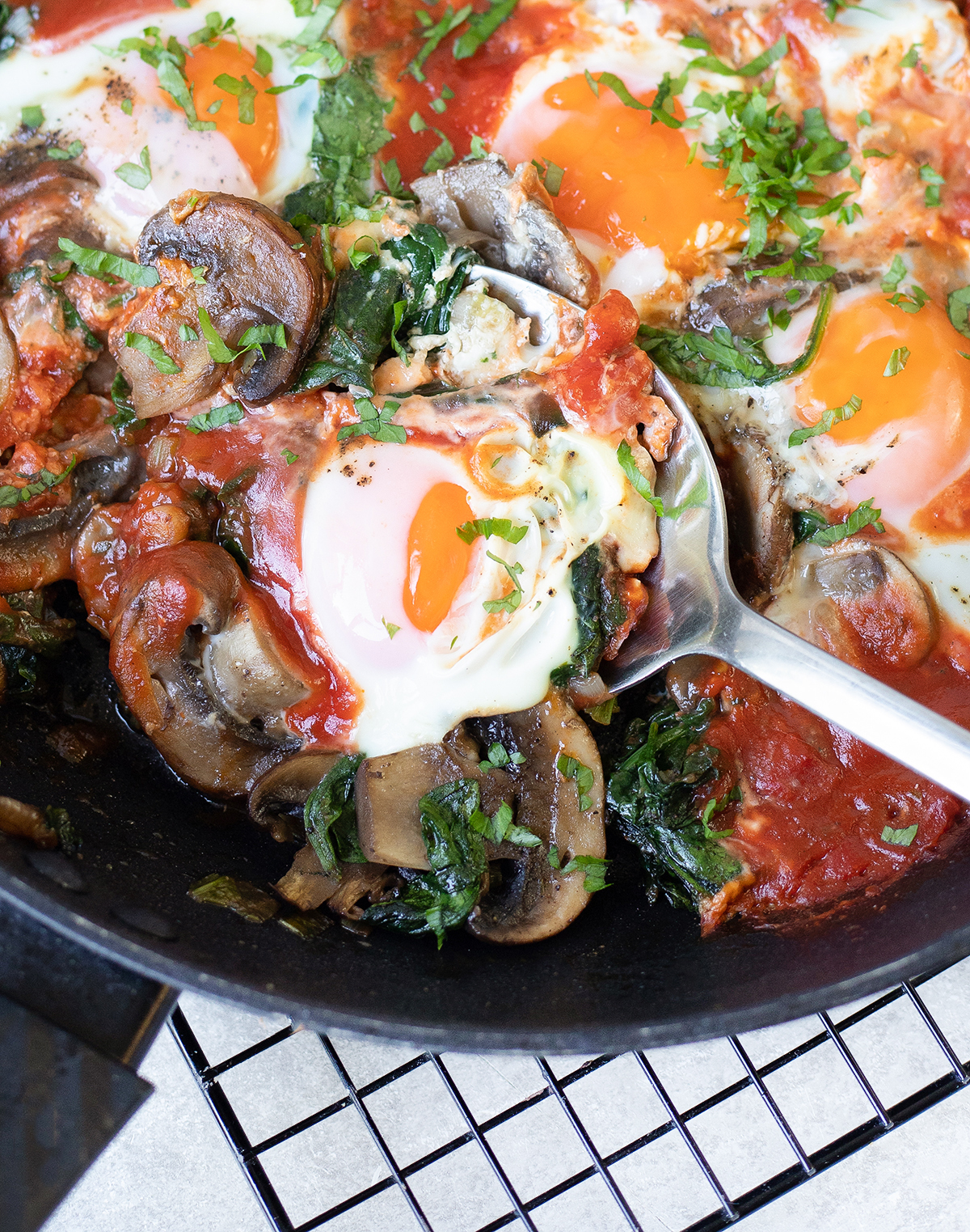 Spinach, Mushroom And Egg Breakfast Skillet