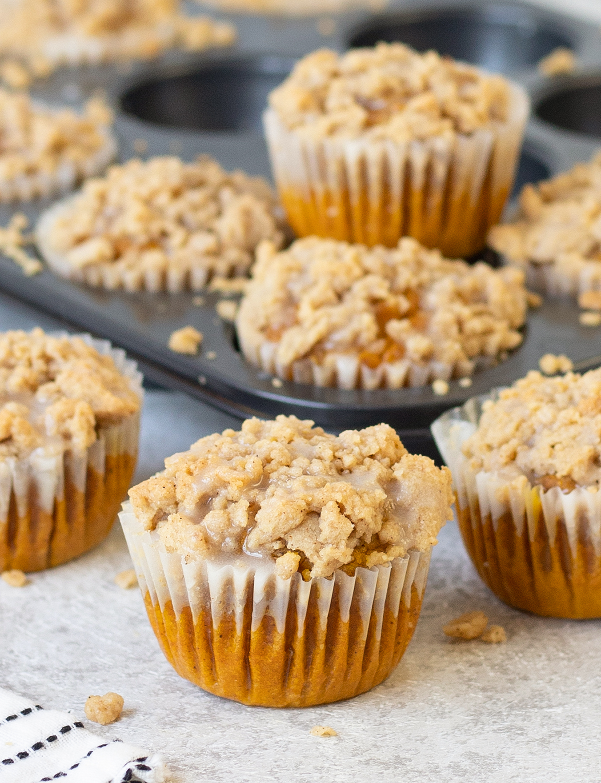 Pumpkin muffins with crumb topping