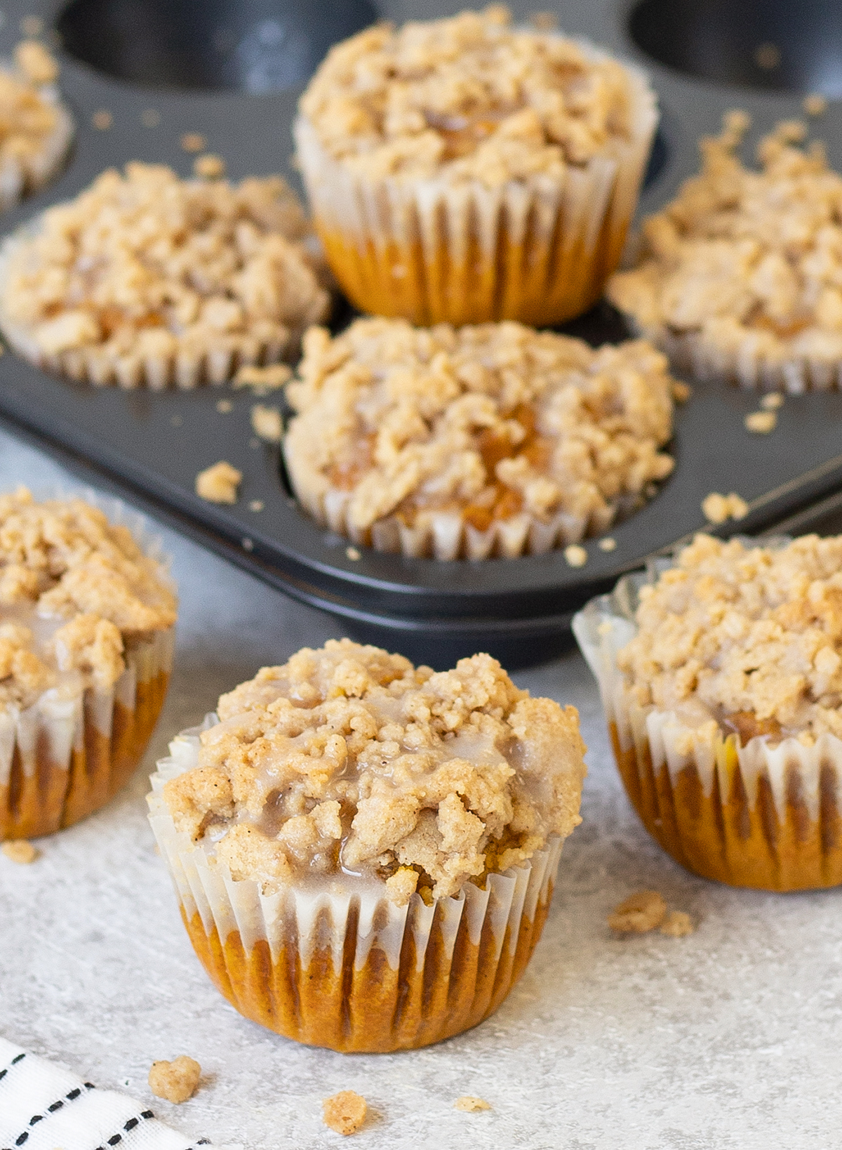 Pumpkin Crumb Cake Muffins