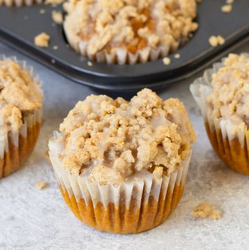 Pumpkin Muffins with Crumb Topping