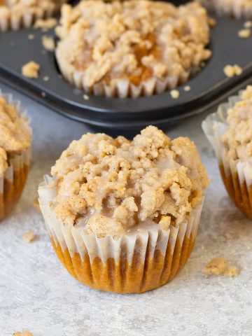 Pumpkin Muffins with Crumb Topping