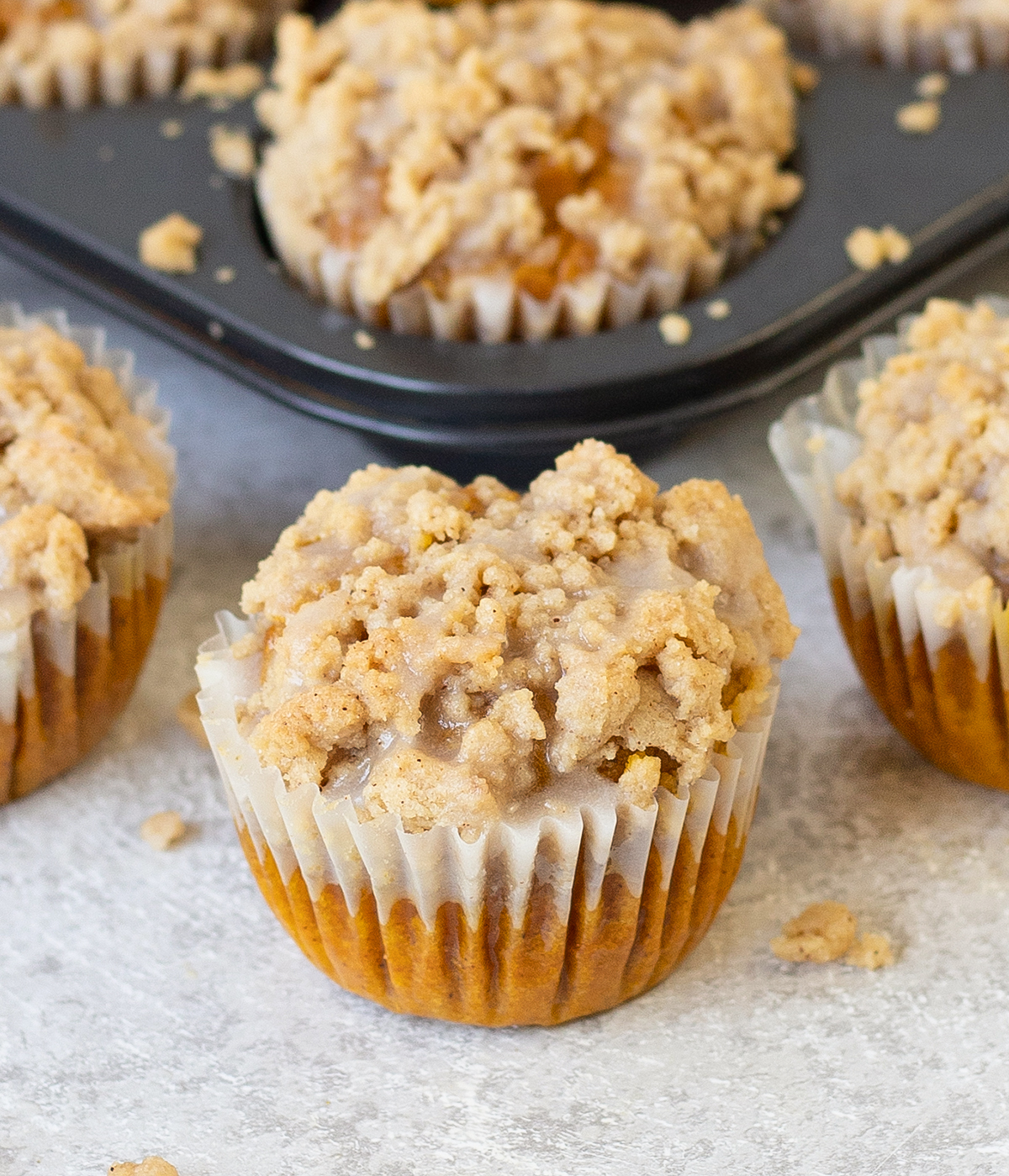 Pumpkin muffins with crumb topping