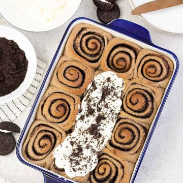 Cookies and Cream Cinnamon Rolls