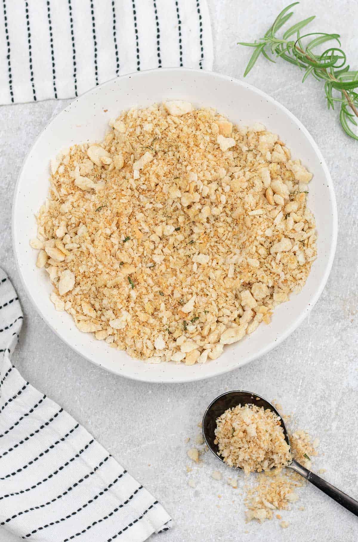 crispy flavoured breadcrumb in a plate