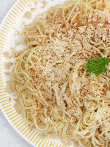 Overheat shot to pasta with breadcrumbs.