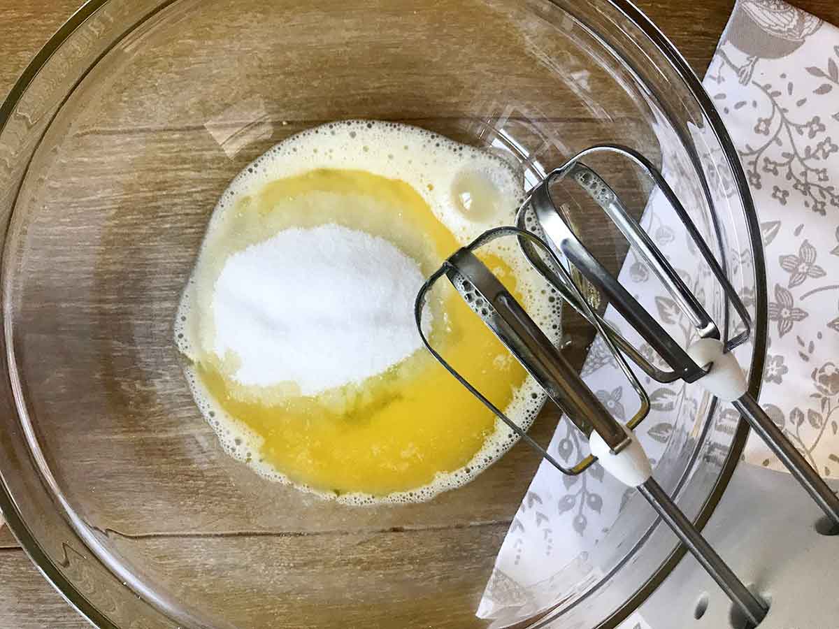 Mix egg, butter, erythritol, coconut milk and orange extract.