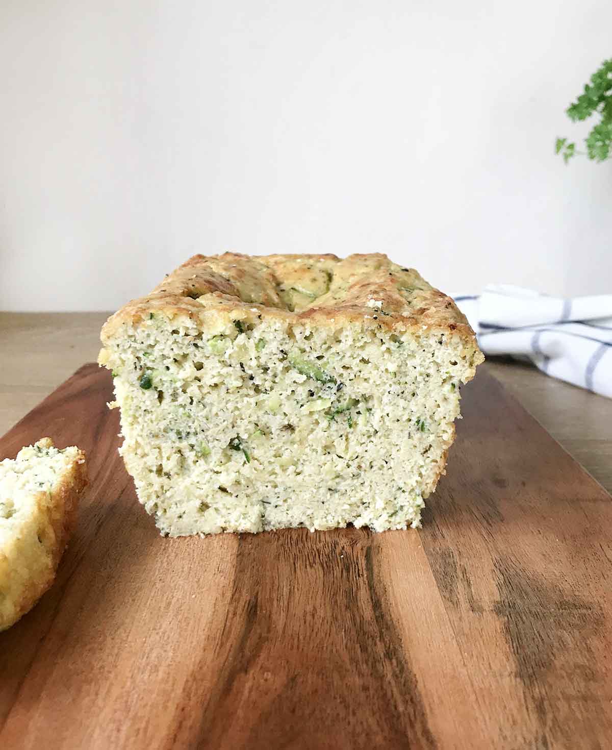 Cut the keto zucchini bread.