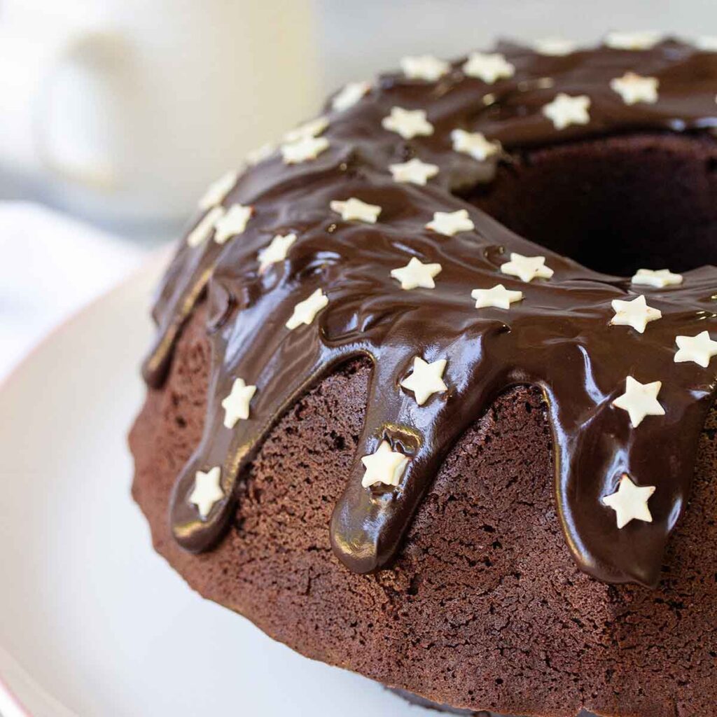 Chocolate Sour Cream Bundt Cake - Healthy Life Trainer